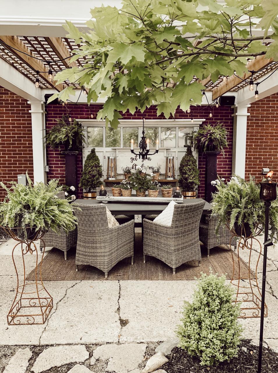 Pergola Decorations