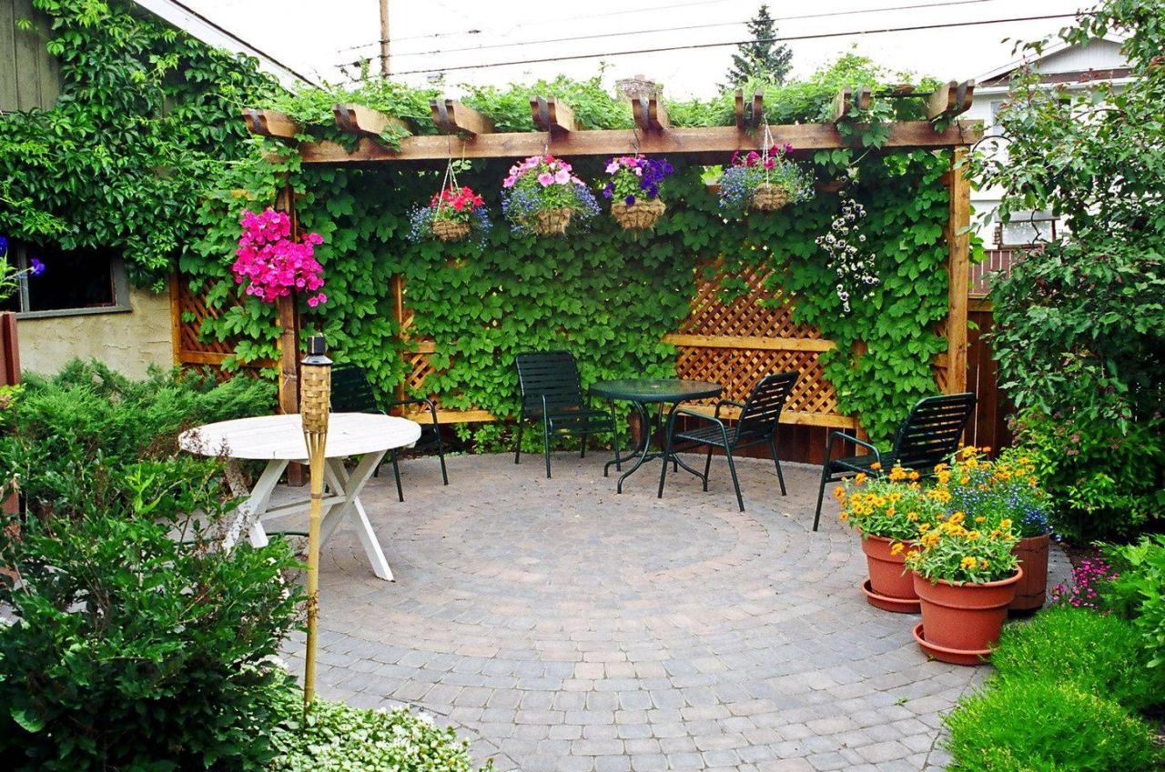 Pergola Decorations