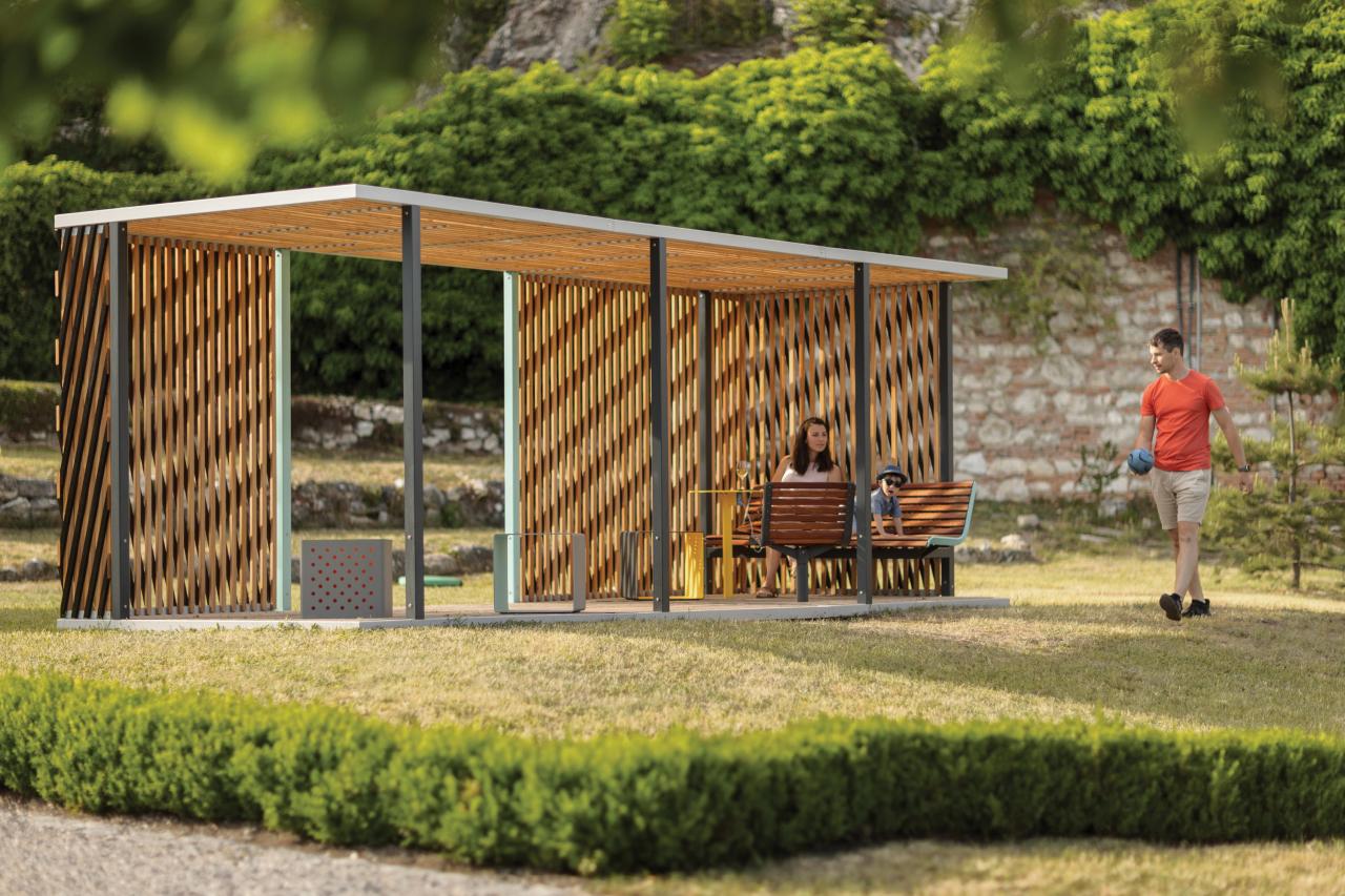 1 Hydro Pergola