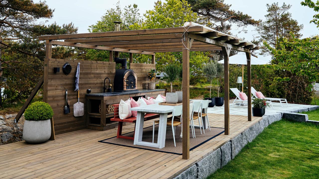 Pergola Kitchen