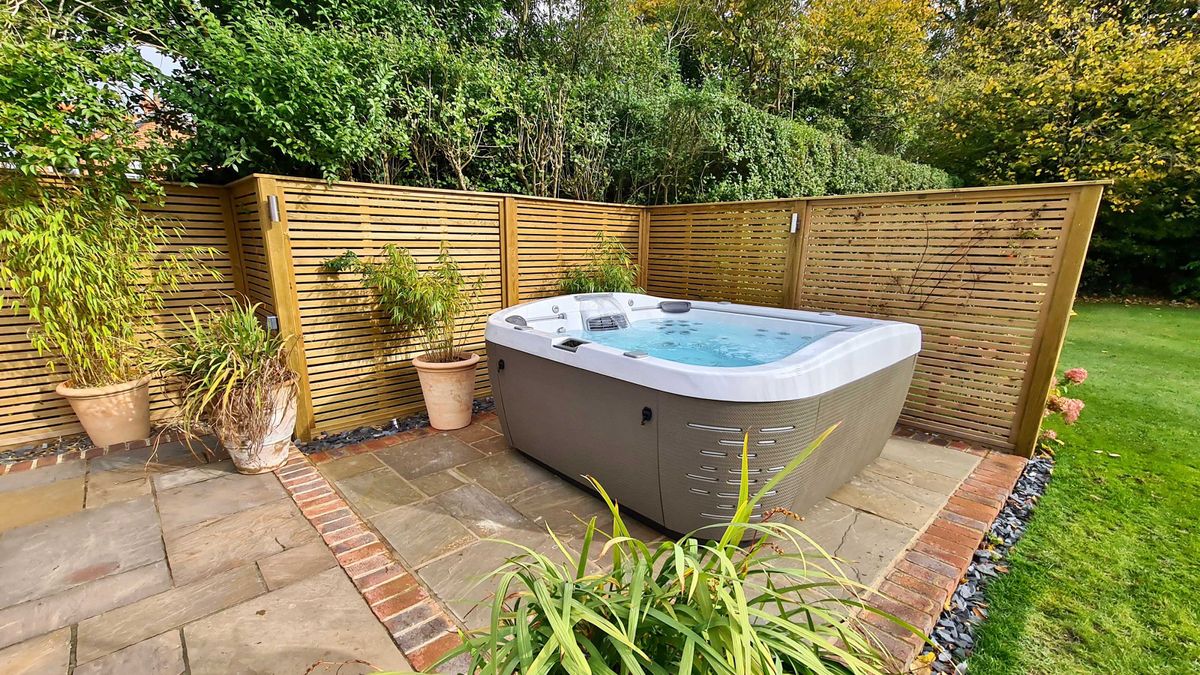 Pergola Jacuzzi Ideas