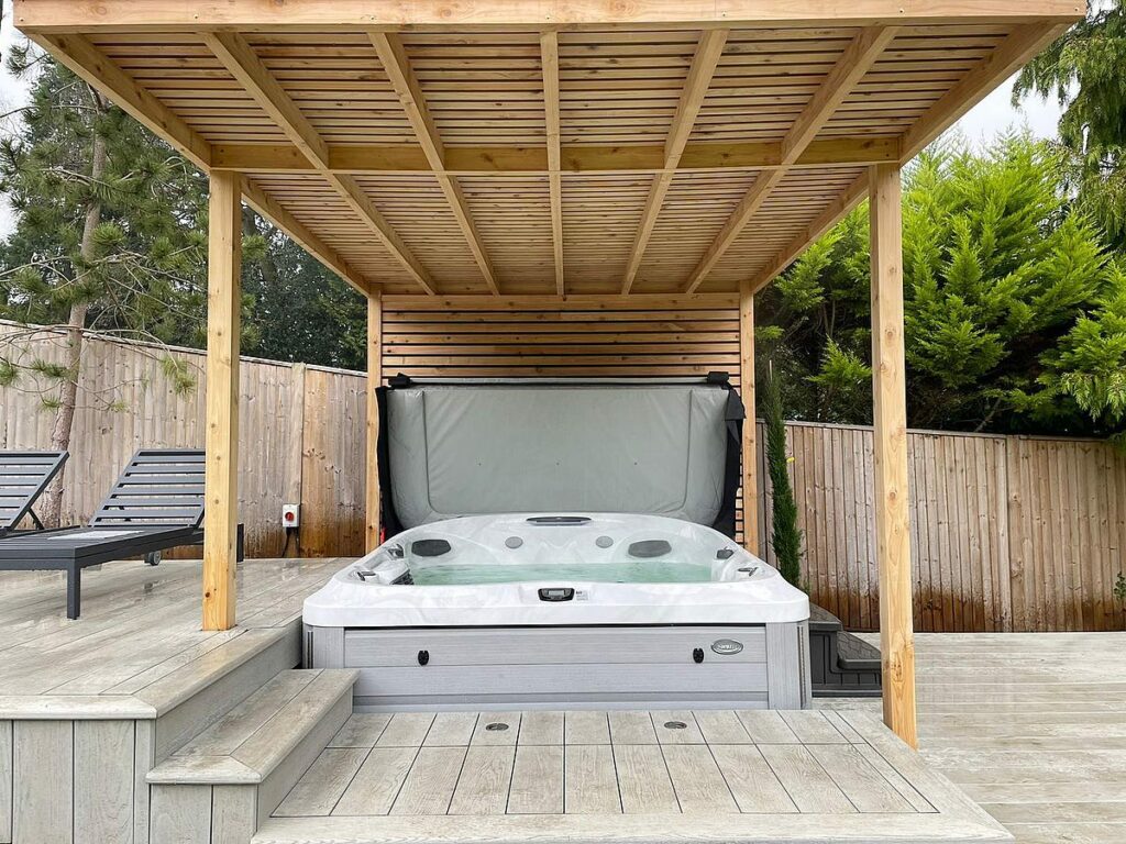 Pergola Jacuzzi Ideas